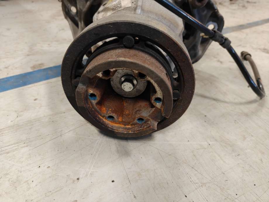 Kardang klokke bak til Ford Kuga 2013-2019 (FORD|RMCV6W-4000-DB|2629518|)