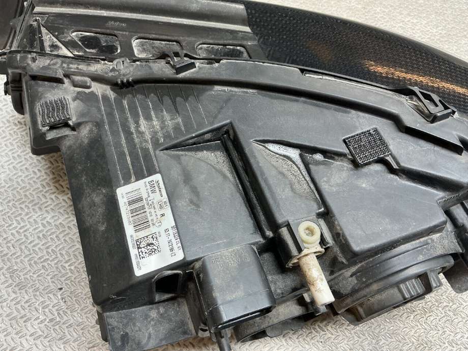 Frontlykt høyre halogen til BMW i3 2013-2022  (BMW|63 11 7 448 388|)