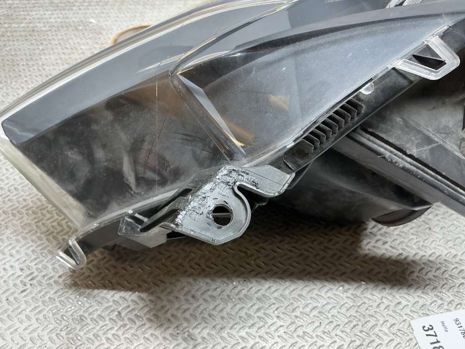 Frontlykt høyre halogen til Opel Astra H 2004-2009  (OPEL|93178636|)