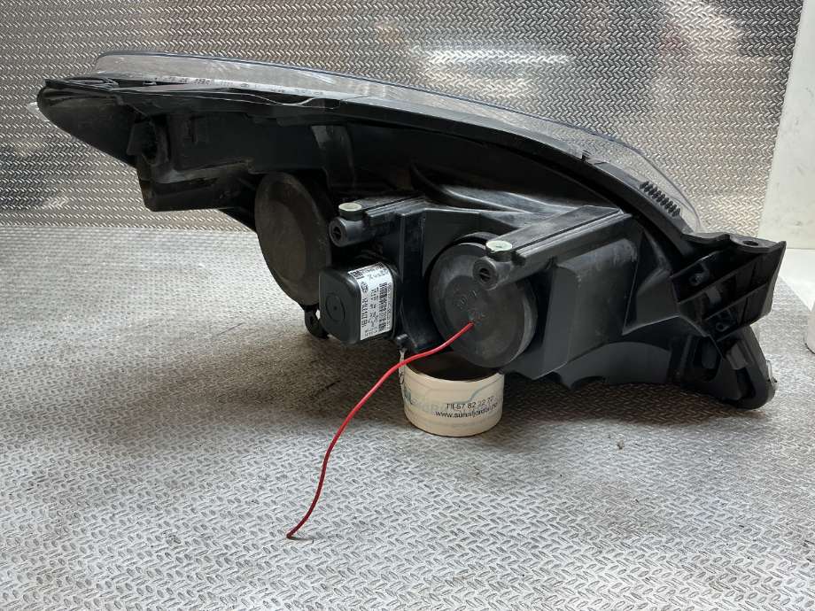 Frontlykt venstre halogen til Opel Astra H 2004-2009  (OPEL|93178635|)