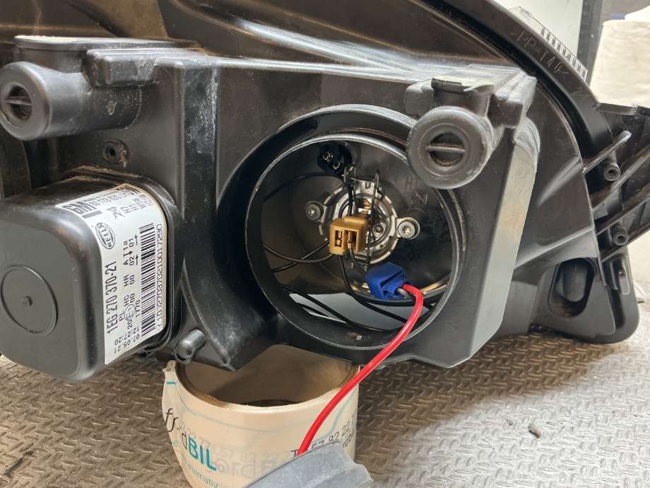 Frontlykt venstre halogen til Opel Astra H 2004-2009  (OPEL|93178635|)