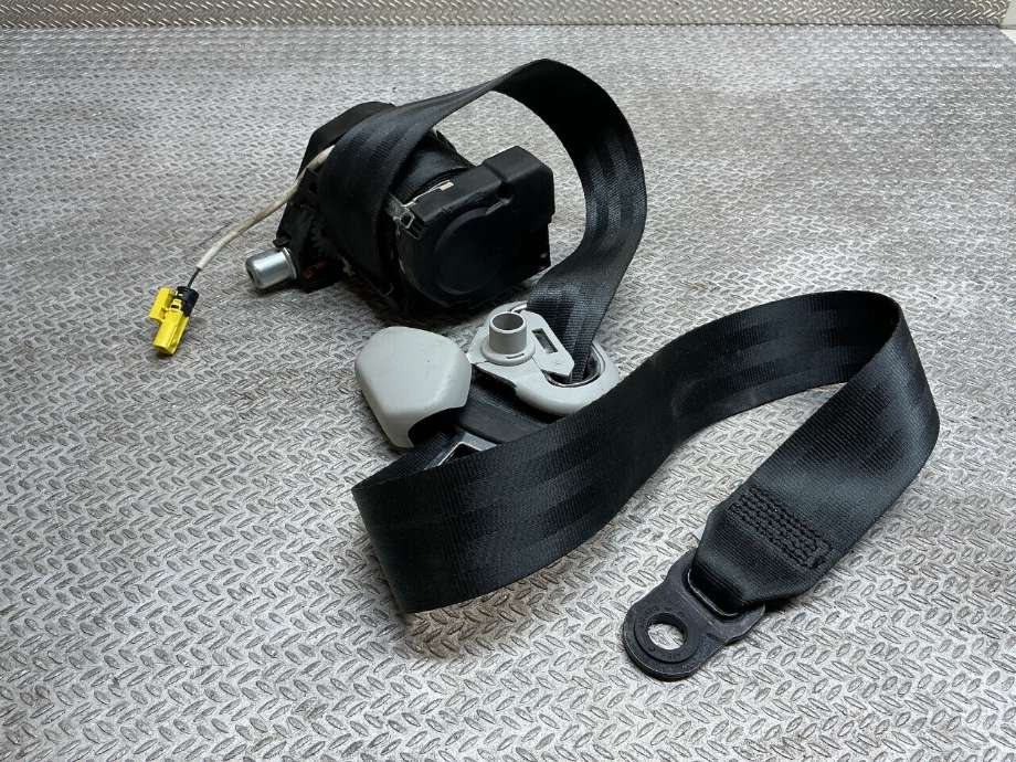 Sikkerhetsbelte foran høyre til VW Caddy, 2015-2020 (Type III, Fase 3)  (VOLKSWAGEN|2K5 857 806 C)