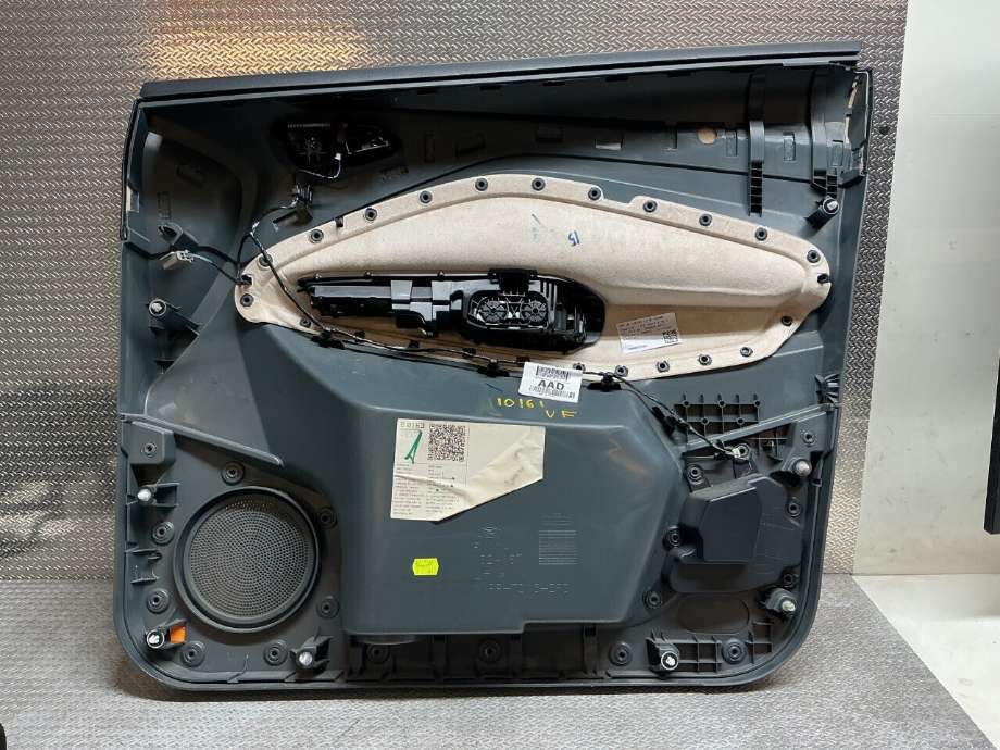 Dørtrekk venstre til Ford C-Max 2010-2015 (Type II, Fase 1)  (FORD|AM51-R23943-CR1FIO|1751211|)