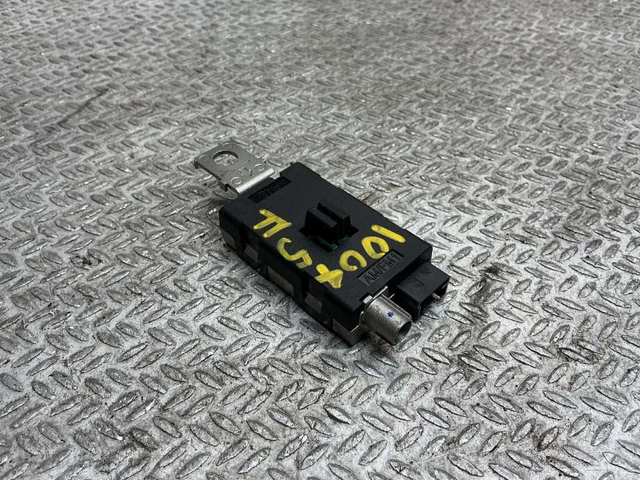 Antenne forsterker til Peugeot 208, 2019-->> (Type II)  (PEUGEOT|9833140080)