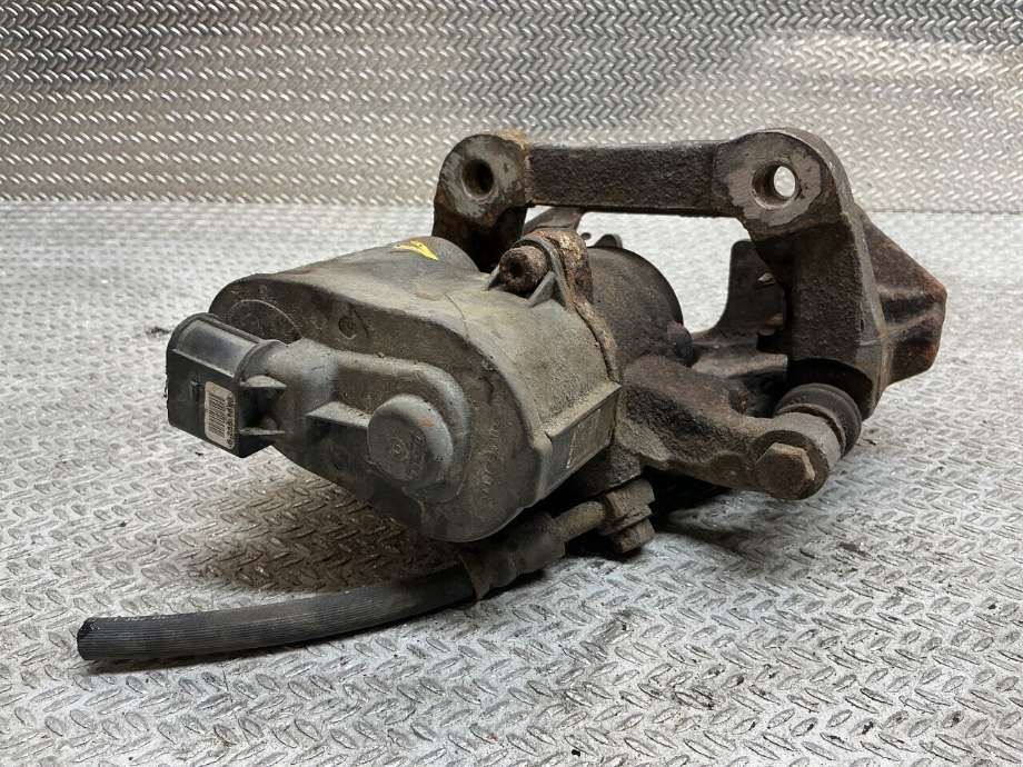 Bremsecaliper venstre foran til Volvo V60/V60 CC 2013-2018 (Type I, Fase 2)  (VOLVO|36000375|)