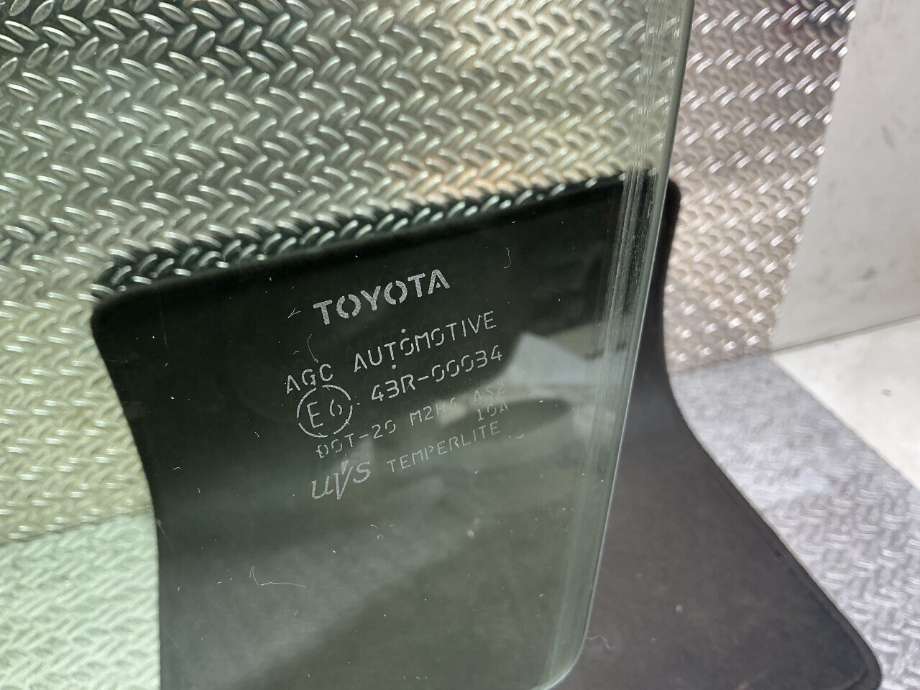 Siderute venstre foran til Toyota RAV4 2013-2015 (Type IV, Fase 1)  (TOYOTA|6810242190|)