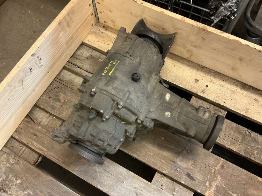 Kardang klokke bak til Audi A4, 2007-2014 (Type IV) (B8) (B8) (AUDI|0BF 500 043 Q)
