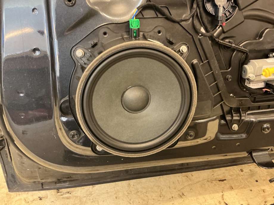 Bilstereo høyttaler til Tesla Model 3, 2018-2023 (Fase 1)  (TESLA|1079744-00-F)