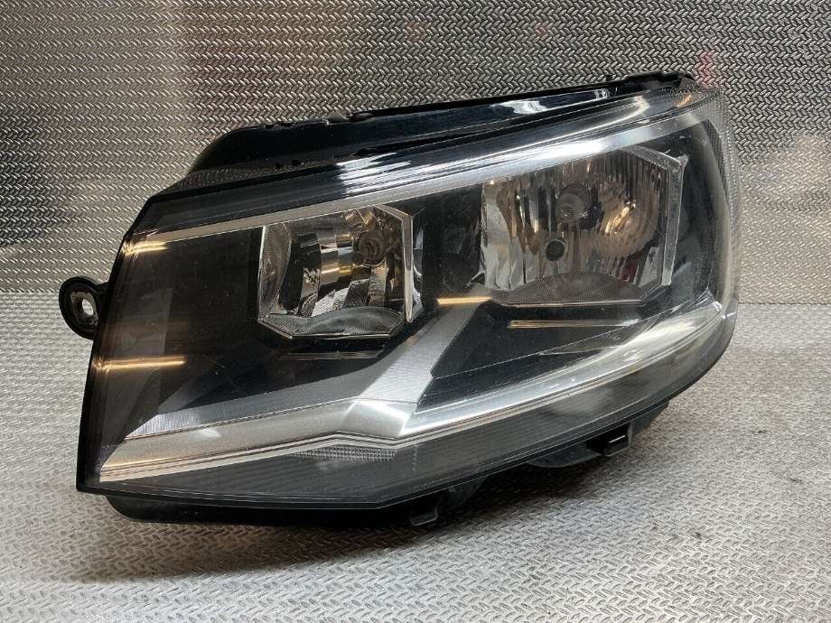 Frontlykt venstre halogen til VW Transporter / Caravelle, 2015-2019 (T6) (T6) (VOLKSWAGEN|7E1 941 005 E)