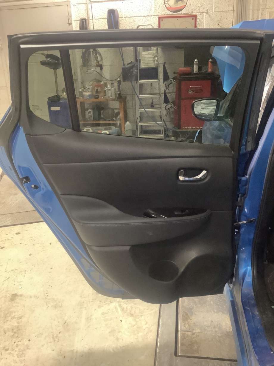 Dør venstre bak til Nissan Leaf 2018-->> (Type II)  (NISSAN|)