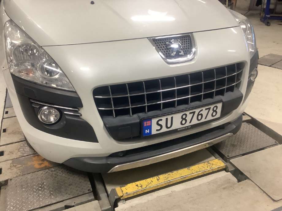 Støtfanger foran til Peugeot 3008 2009-2016 (Type I)  (PEUGEOT|7401 RZ|)