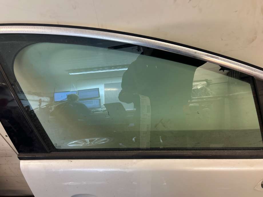 Siderute høyre foran til Peugeot 3008 2009-2016 (Type I) (PEUGEOT|9202N8|9806046580|)