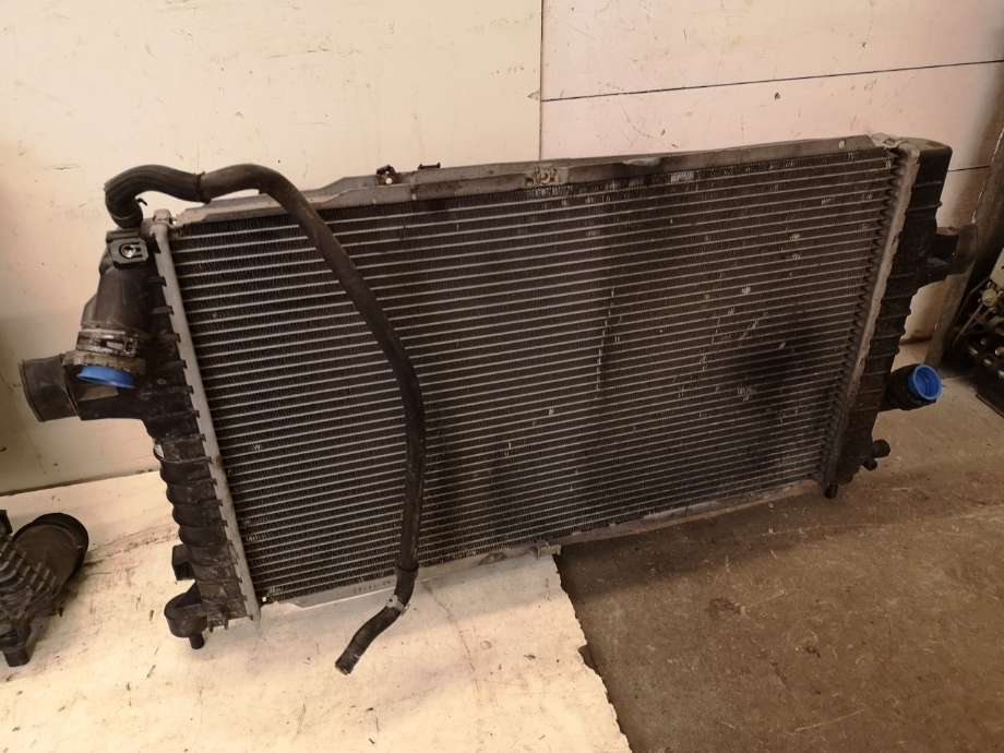 Radiator (manuell gir) til Opel Astra H, 2004-2009  (OPEL|13143570)