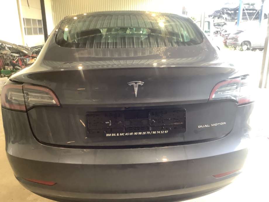 Bakluke sedan til Tesla Model 3, 2018-2023 (Fase 1)  (TESLA|1081460-EC-E)