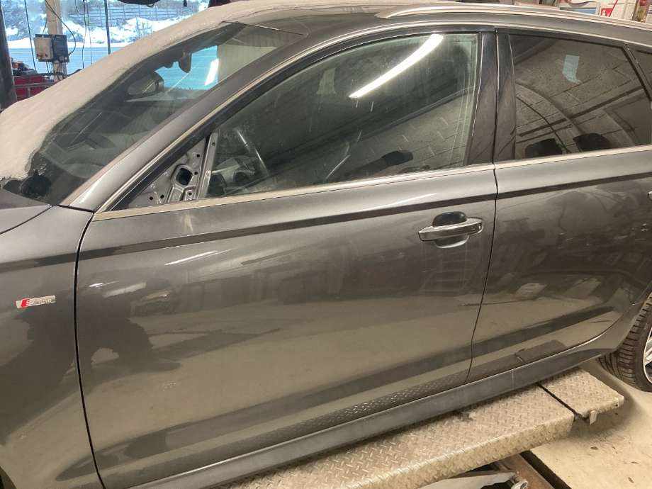 Dør venstre foran til Audi A6 2014-2018 (Type IV, Fase 2) (C7) (C7) (AUDI|4G0 831 051|)