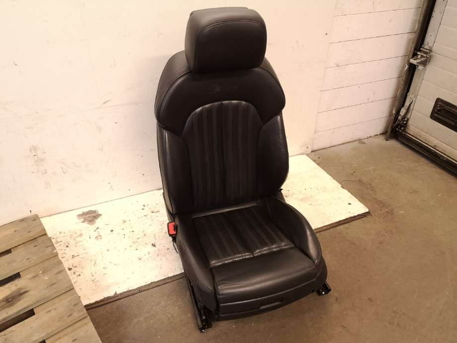 Sete foran venstre til Audi A6 2014-2018 (Type IV, Fase 2) (C7) (C7) (AUDI|8K0 881 157|8K0 881 183 A|)