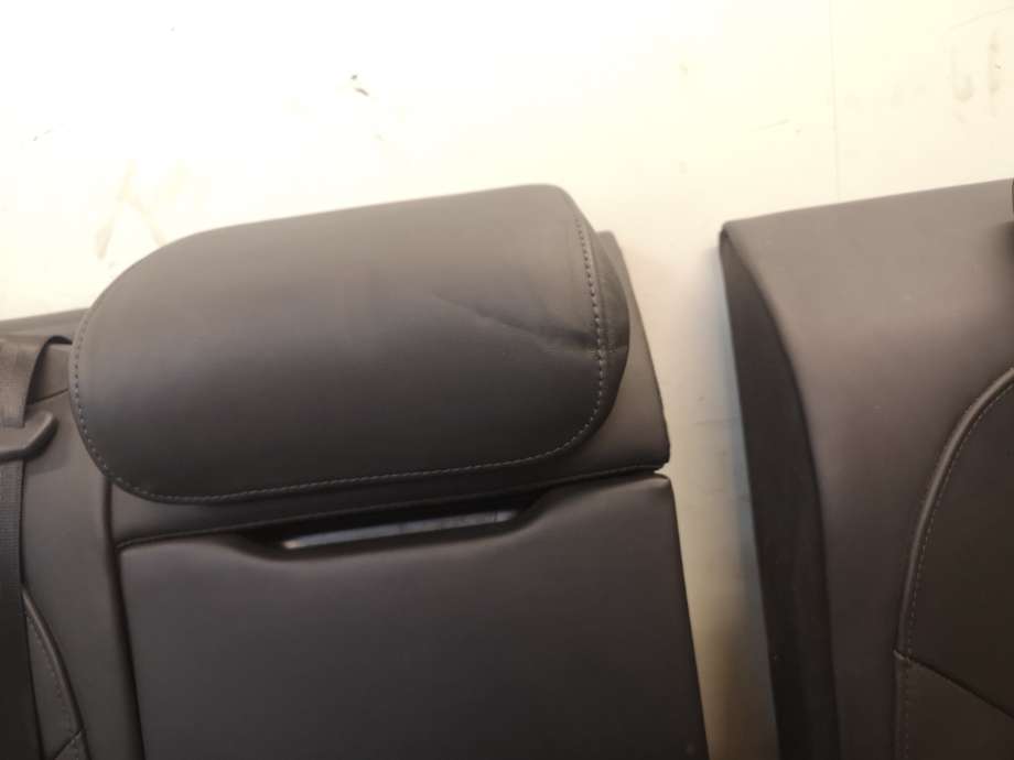 Sete bak til Audi A6 2014-2018 (Type IV, Fase 2) (C7) (C7) (AUDI|4G0 885 305|4G0 885 375 K|)