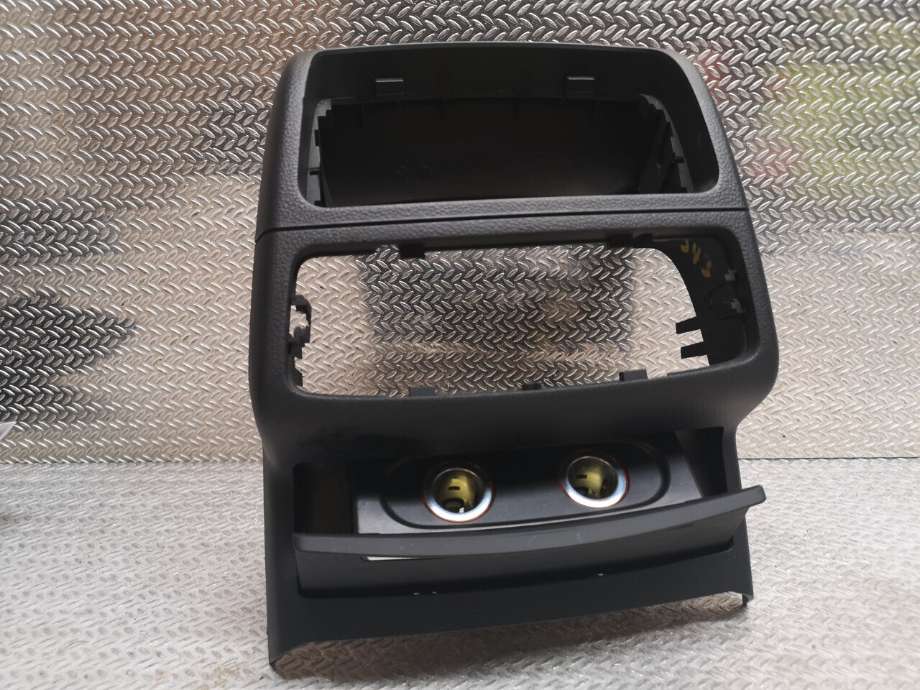 Innredning diverse til Audi A6 2014-2018 (Type IV, Fase 2) (C7) (C7) (AUDI|4G0 864 376 B|)