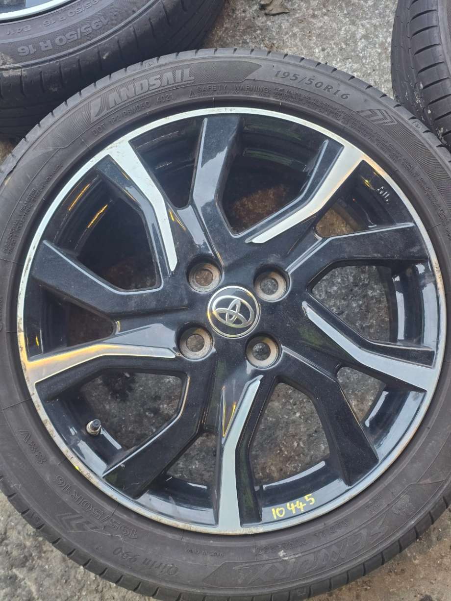 Felgsett aluminium til Toyota Yaris 2014-2020 (Type III, Fase 2) (TOYOTA|ET51|6JX16|)