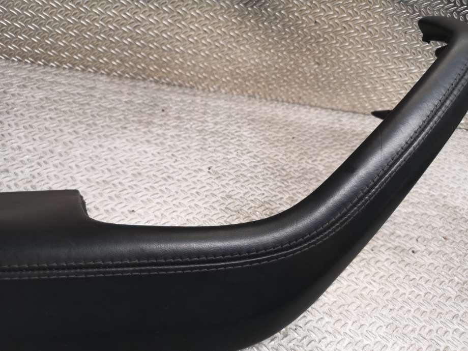 Sete armlene lokk til Audi A6 2014-2018 (Type IV, Fase 2) (C7) (C7) (AUDI|4G0 867 173 A|)