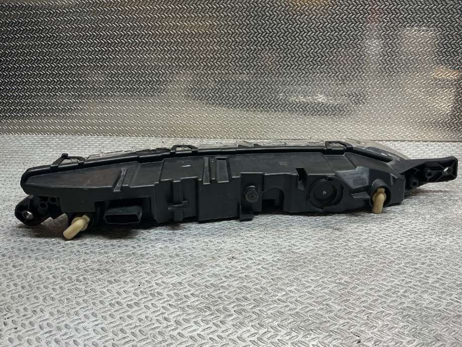 Frontlykt venstre halogen til Citroën C4, Picasso 2013-2018 (Type II)  (CITROEN|98 167 148 80|98 226 532 80|)