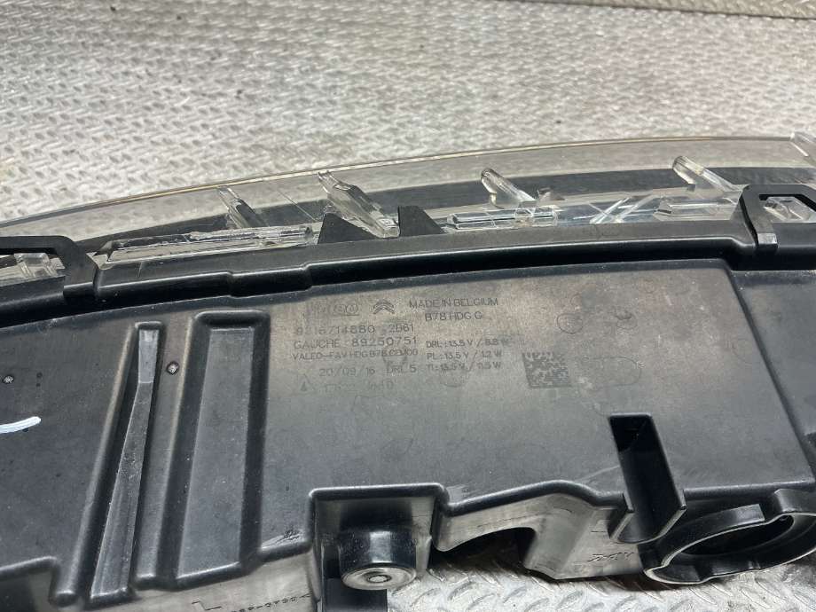Frontlykt venstre halogen til Citroën C4, Picasso 2013-2018 (Type II)  (CITROEN|98 167 148 80|98 226 532 80|)