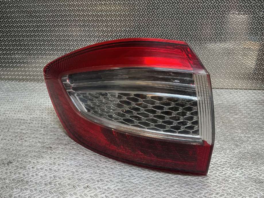 Baklykt venstre til Ford Mondeo, 2011-2014 (Type IV, Fase 2)  (FORD|BS71-13405-BD)