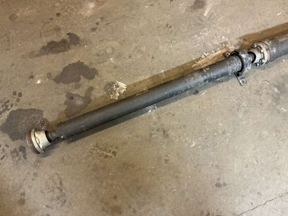 Mellomaksel bakre til VW Transporter / Caravelle 2015-2019 (T6) (T6) (VOLKSWAGEN|7E3 521 102 G|7E0 521 101 C|)
