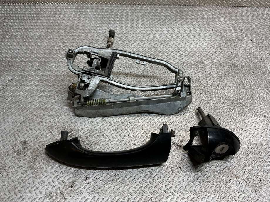 Dørhåndtak utv venstre foran til BMW X5, 2000-2006 (E53) (E53) (BMW|51 21 7 002 311)