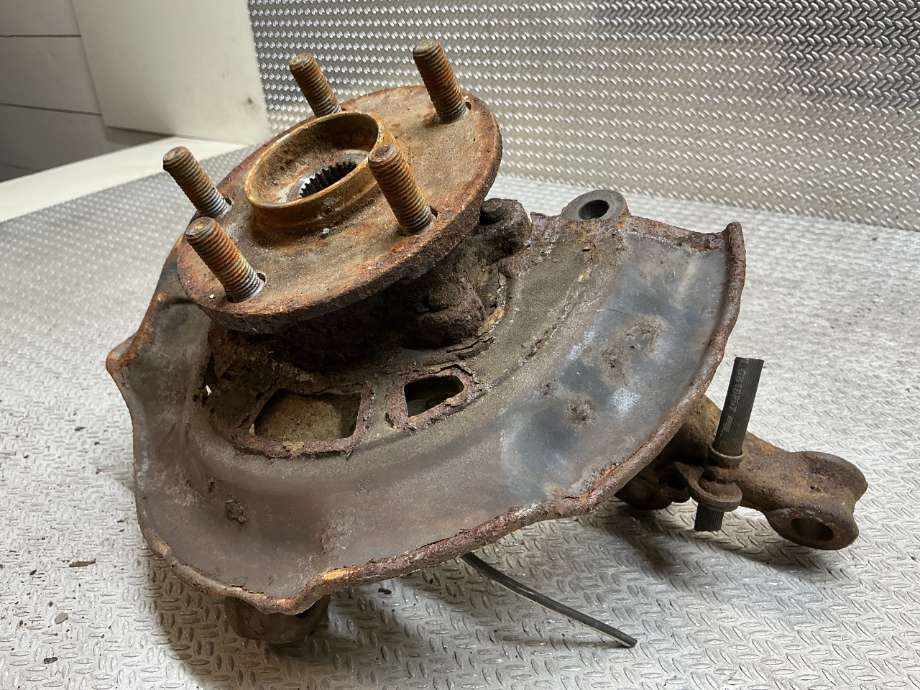 Hjulspindel venstre foran til Toyota Prius +7 2012-2020 (Type III) (stasjonsvogn) (stasjonsvogn) (TOYOTA|4321212410|)