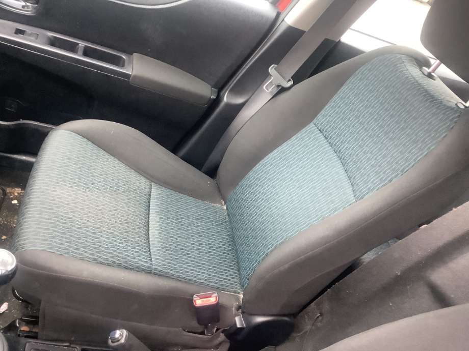 Sete foran høyre til Toyota Yaris, 2012-2014 (Type III, Fase 1)  (TOYOTA|)