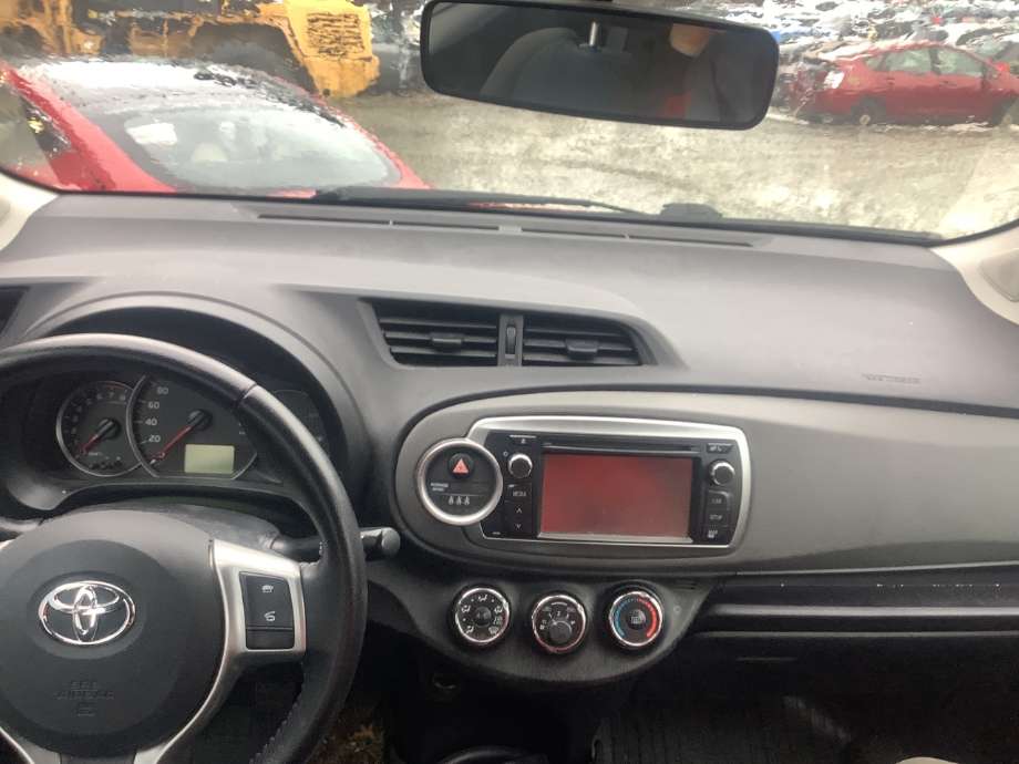 Dashbord til Toyota Yaris, 2012-2014 (Type III, Fase 1)  (TOYOTA|)