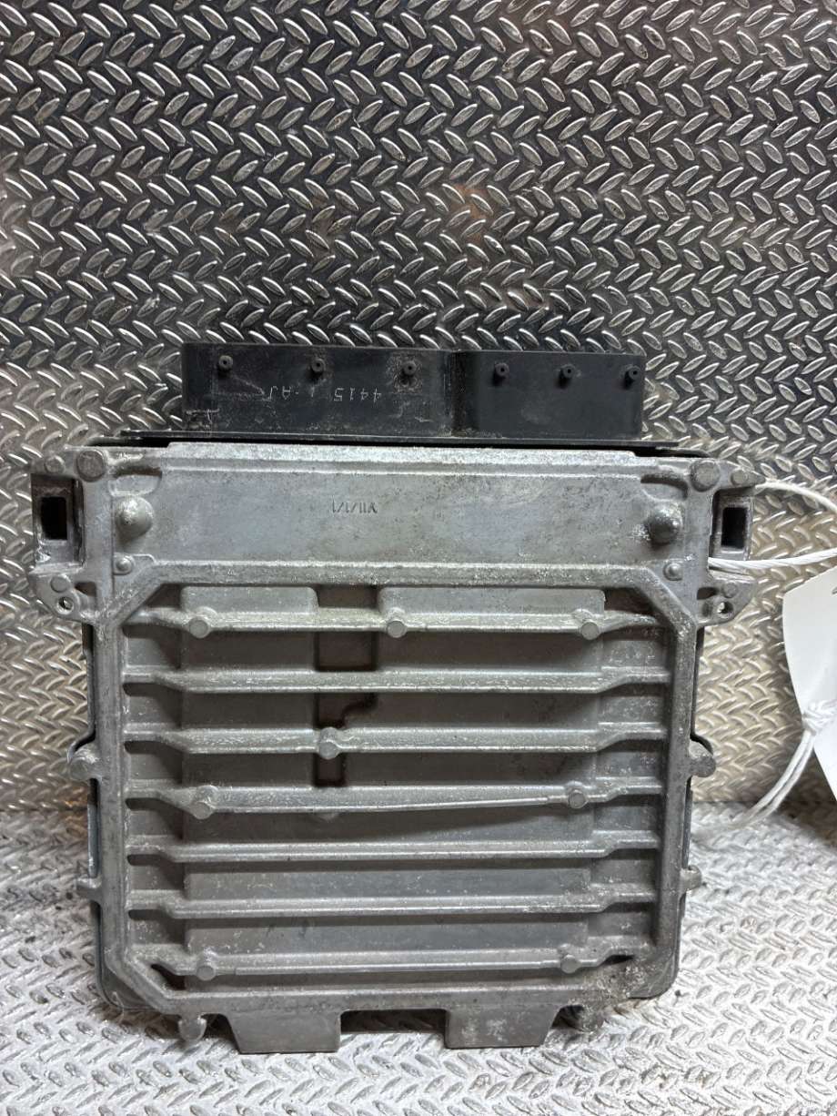 Styreenhet motor til Mercedes CLA 2013-2019 (C117) (C117) (MERCEDES|A2709002100|)