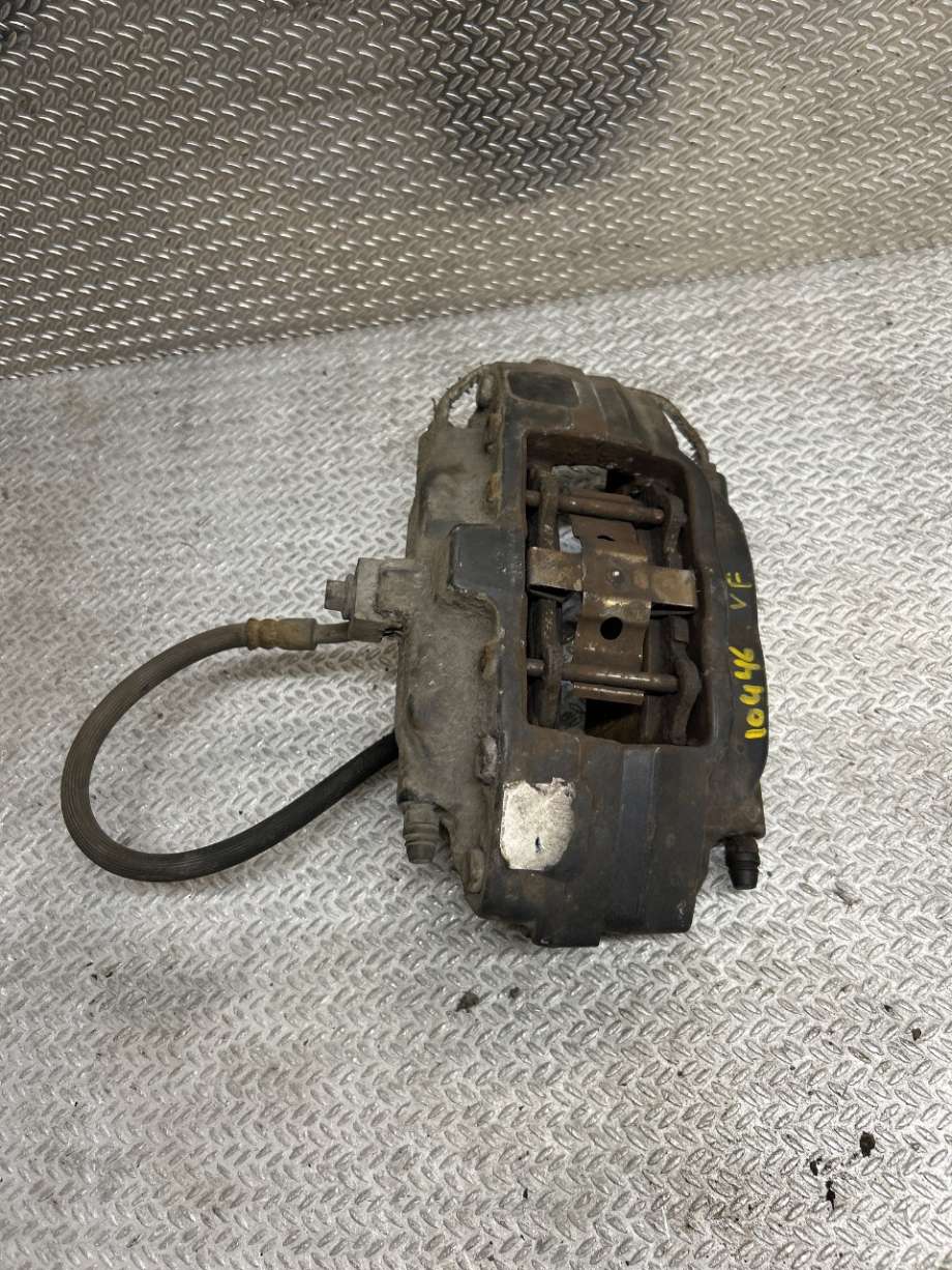 Bremsecaliper venstre foran til Tesla Model S, 2013-2016 (Fase 1)  (TESLA|100316000C)