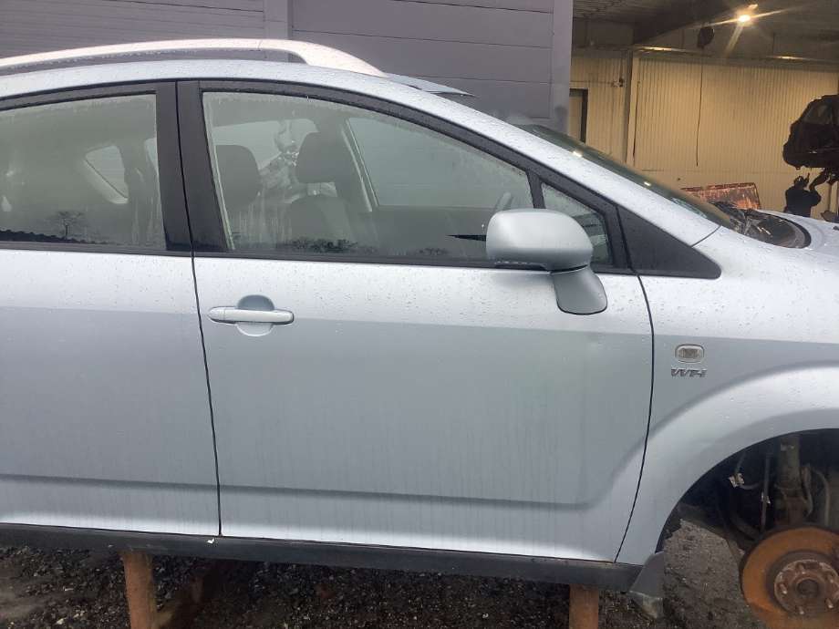 Dør høyre foran til Toyota Verso, 2004-2009 (Type II)  (TOYOTA|)