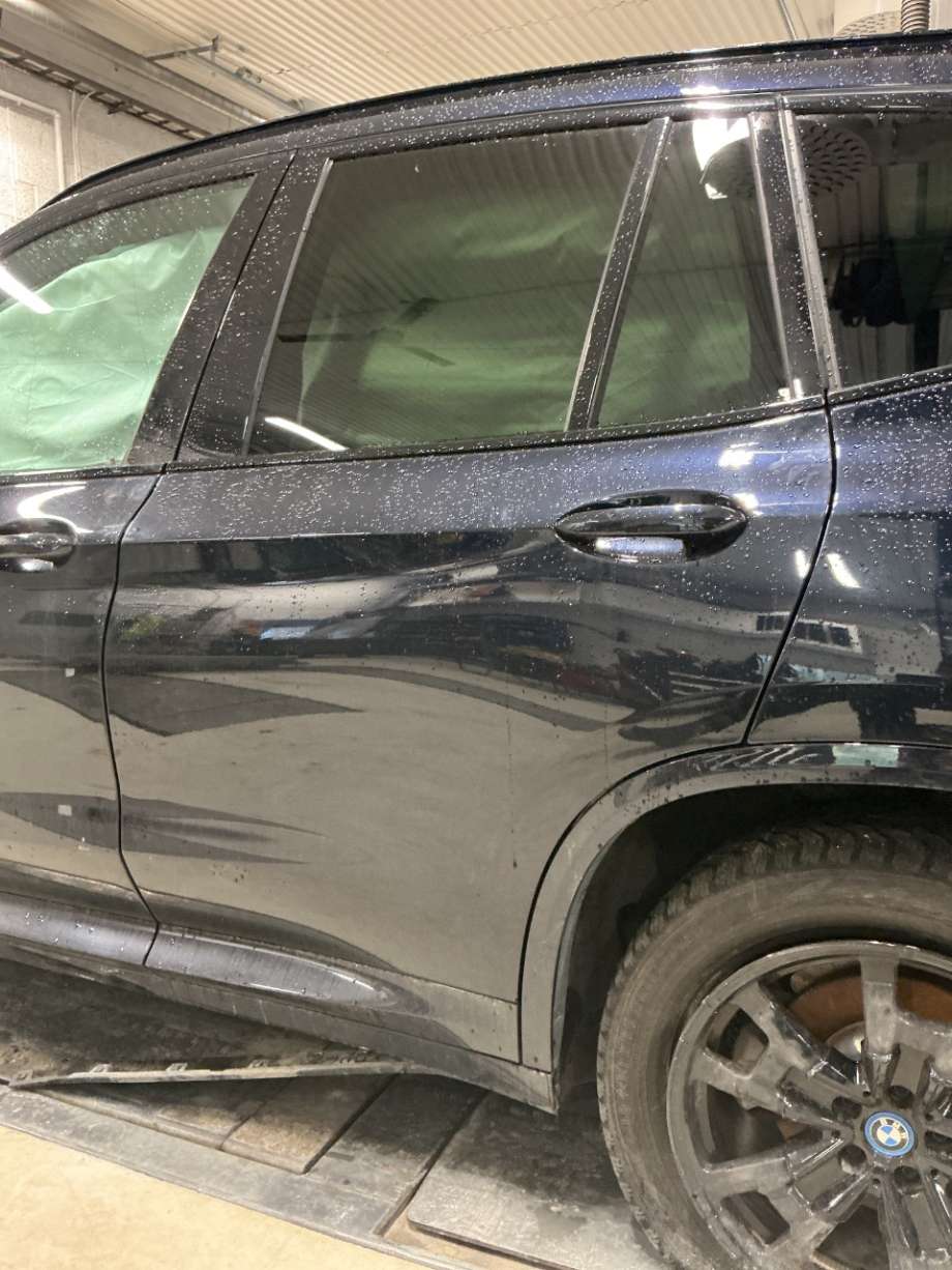 Dør venstre bak til BMW iX3 2021-->> (BMW|)