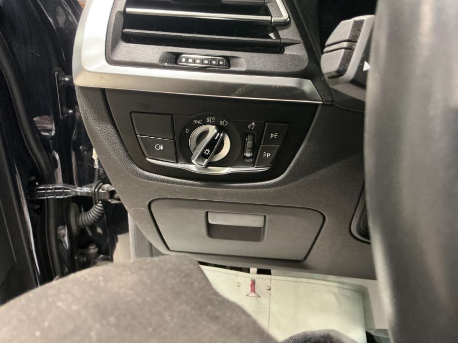 Bryter lys til BMW iX3 2021-->> (BMW|)