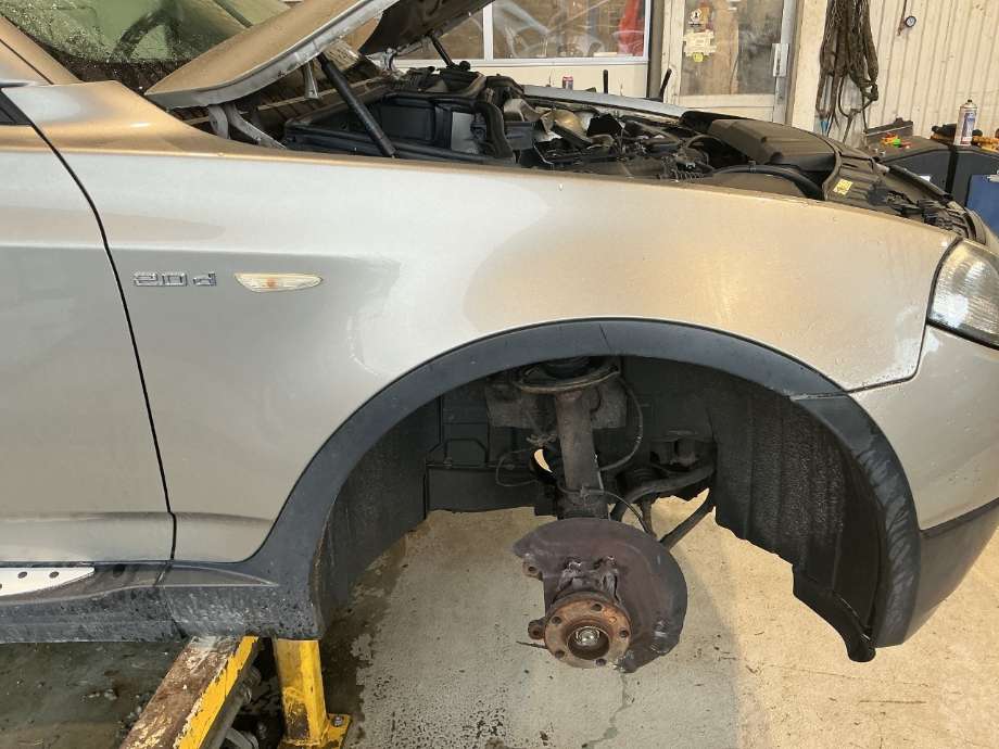 Skjerm høyre foran til BMW X3 2007-2010 (Fase 2) (E83) (E83) (BMW|)