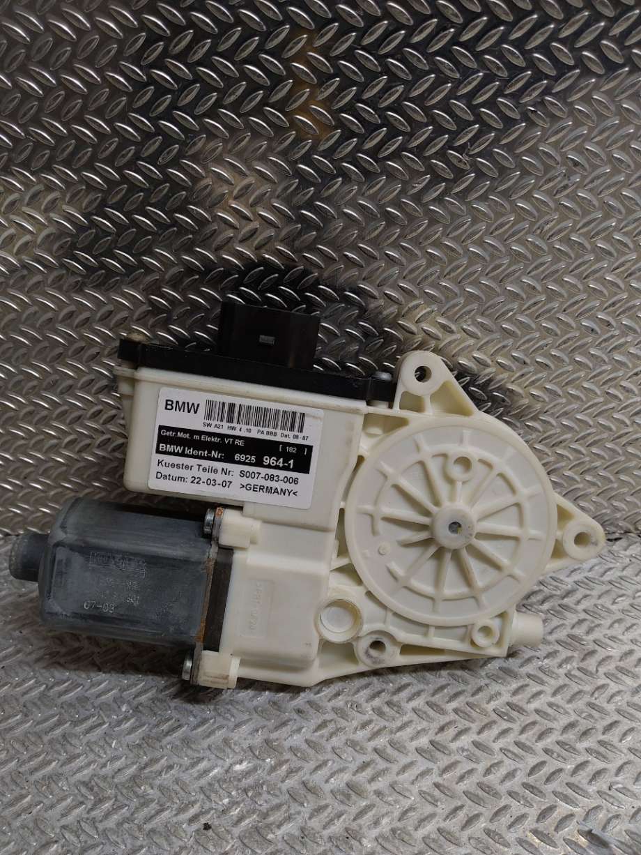 Ruteheis høyre foran til BMW X3 2007-2010 (Fase 2) (E83) (E83) (BMW|67626925964||0130822222)