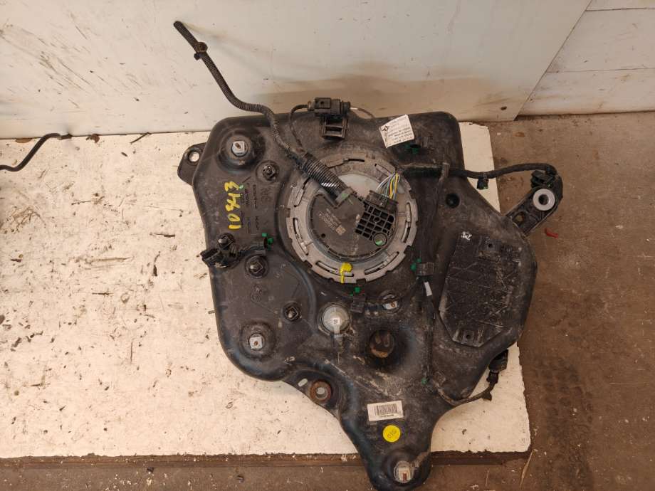 AdBlue tank til Audi A6, 2014-2018 (Type IV, Fase 2) (C7) (C7) (AUDI|4G0 131 969 H)