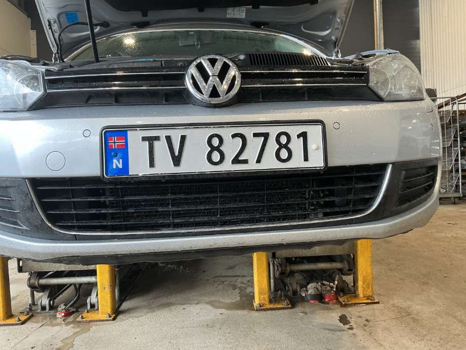 Grill midt til VW Golf VI, 2008-2012  (VOLKSWAGEN|)