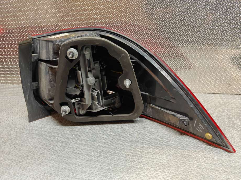 Baklykt venstre til VW Golf VI 2008-2012  (VOLKSWAGEN|1K9 945 095 H|)