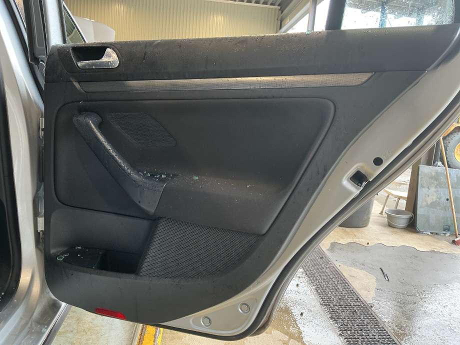 Dørtrekk høyre til VW Golf VI, 2008-2012  (VOLKSWAGEN|)