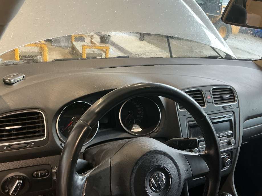 Dashbord til VW Golf VI, 2008-2012  (VOLKSWAGEN|)