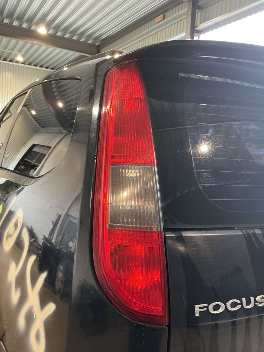 Baklykt venstre til Ford Focus, 2004-2007 (Type II, Fase 1) (FORD|)