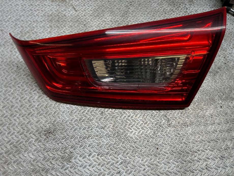 Baklykt høyre indre til Mitsubishi ASX 2010-2019  (MITSUBISHI|8336A088|)