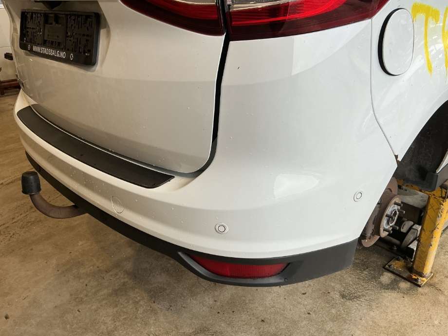 Støtfanger bak til Ford C-Max 2015-2019 (Type II, Fase 2) (FORD|)