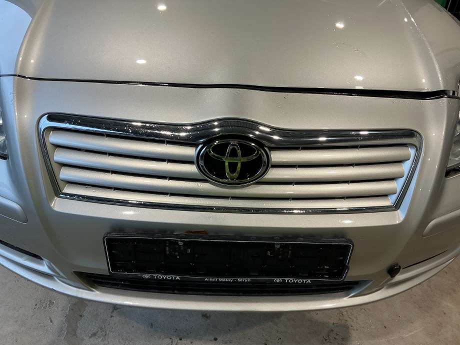 Grill til Toyota Avensis, 2003-2008 (Type II)  (TOYOTA|)