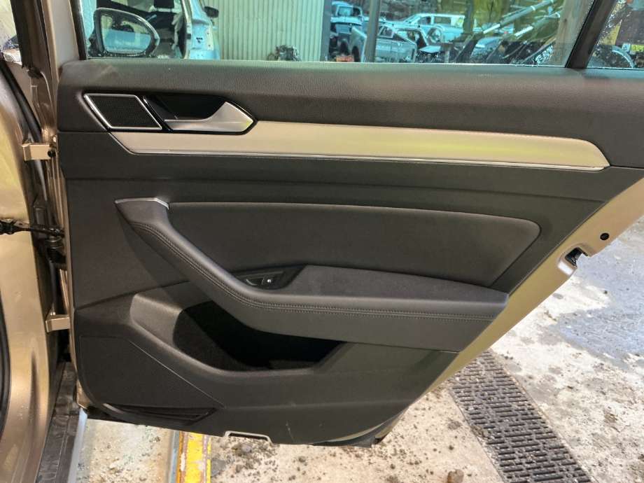 Dørtrekk høyre til VW Passat, 2015-2019 (Fase 1) (B8) (B8) (VOLKSWAGEN|)