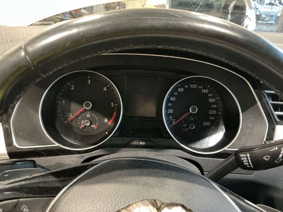 Instrumentpanel til VW Passat, 2015-2019 (Fase 1) (B8) (B8) (VOLKSWAGEN|)